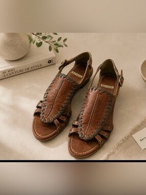 Bernardo size 7.5 leather braided strappy sandal